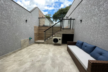 Lindo Sobrado à venda de Alto Padrão no Bairro do City Recanto Anastácio na Rua João Ferrero Versino,