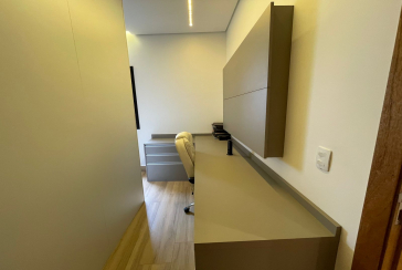 Lindo Sobrado à venda de Alto Padrão no Bairro do City Recanto Anastácio na Rua João Ferrero Versino,