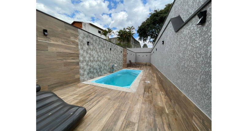 Lindo Sobrado à venda de Alto Padrão no Bairro do City Recanto Anastácio na Rua João Ferrero Versino,