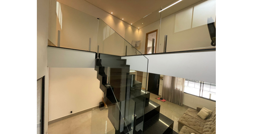 Lindo Sobrado à venda de Alto Padrão no Bairro do City Recanto Anastácio na Rua João Ferrero Versino,