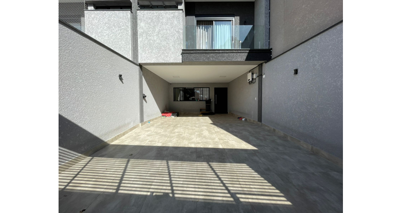 Lindo Sobrado à venda de Alto Padrão no Bairro do City Recanto Anastácio na Rua João Ferrero Versino,