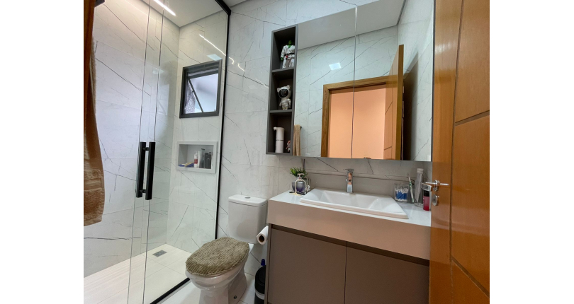 Lindo Sobrado à venda de Alto Padrão no Bairro do City Recanto Anastácio na Rua João Ferrero Versino,