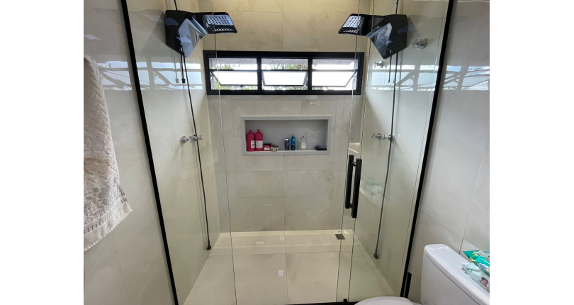 Lindo Sobrado à venda de Alto Padrão no Bairro do City Recanto Anastácio na Rua João Ferrero Versino,