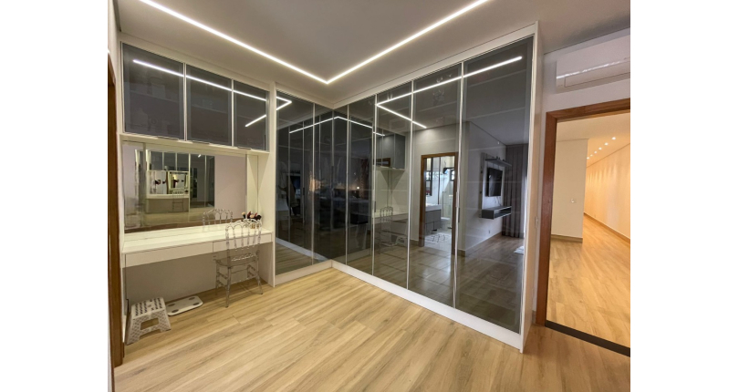 Lindo Sobrado à venda de Alto Padrão no Bairro do City Recanto Anastácio na Rua João Ferrero Versino,