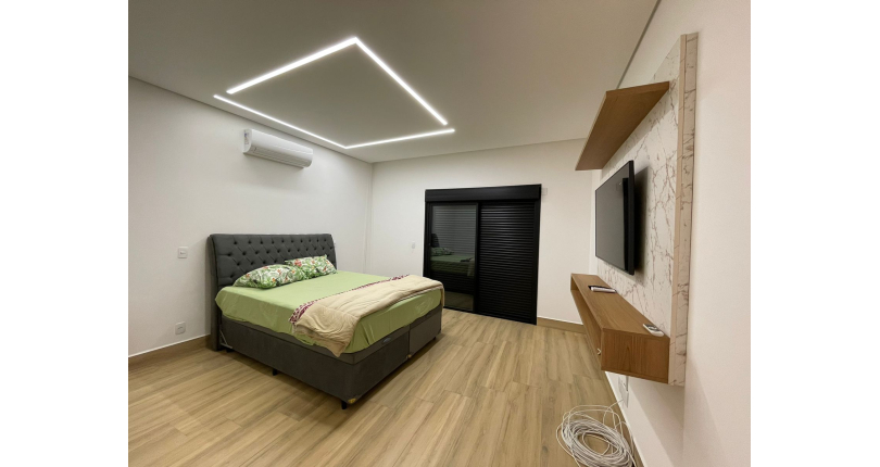 Lindo Sobrado à venda de Alto Padrão no Bairro do City Recanto Anastácio na Rua João Ferrero Versino,