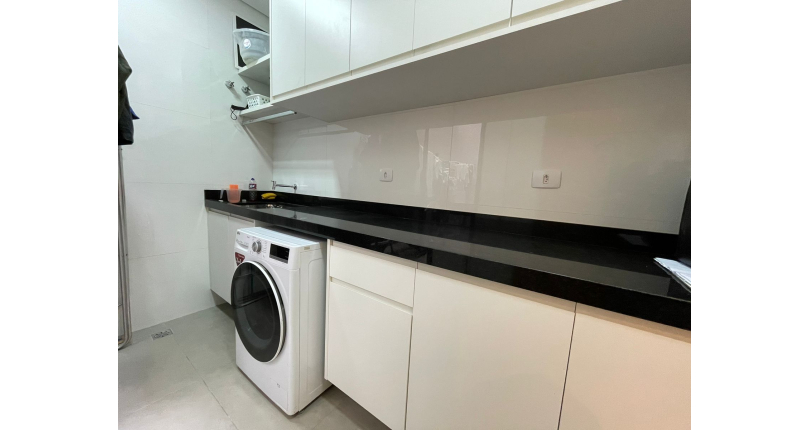 Lindo Sobrado à venda de Alto Padrão no Bairro do City Recanto Anastácio na Rua João Ferrero Versino,