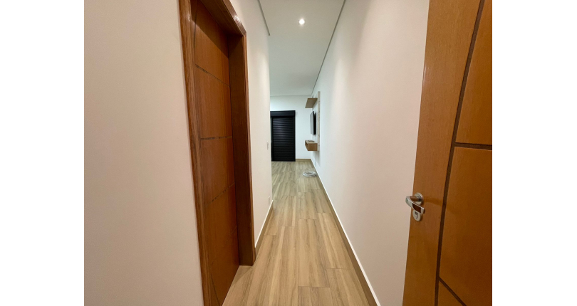 Lindo Sobrado à venda de Alto Padrão no Bairro do City Recanto Anastácio na Rua João Ferrero Versino,