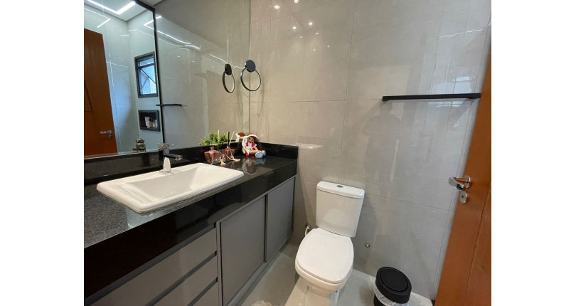 Lindo Sobrado à venda de Alto Padrão no Bairro do City Recanto Anastácio na Rua João Ferrero Versino,