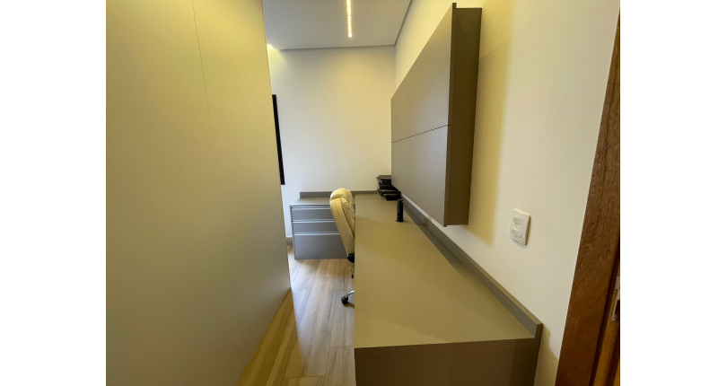 Lindo Sobrado à venda de Alto Padrão no Bairro do City Recanto Anastácio na Rua João Ferrero Versino,