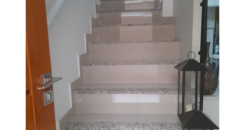 Sobrado à venda no Bairro da Vila Jaguara na Rua Pontalina 47, Residencial Baroni