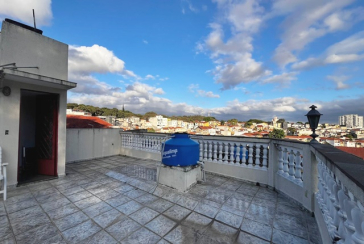 Bom Sobrado à venda no Bairro do Parque São Domingos na Rua Pedro Sernagiotti