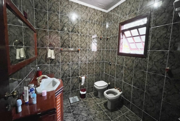 Bom Sobrado à venda no Bairro do Parque São Domingos na Rua Pedro Sernagiotti