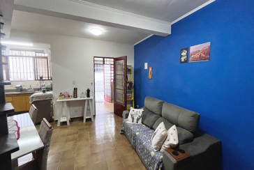 Bom Sobrado à venda no Bairro do Parque São Domingos na Rua Pedro Sernagiotti