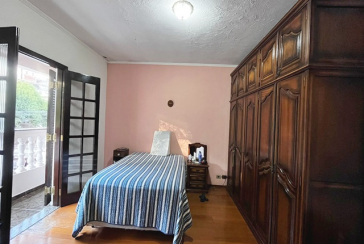 Bom Sobrado à venda no Bairro do Parque São Domingos na Rua Pedro Sernagiotti