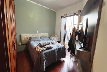 Bom Sobrado à venda no Bairro do Parque São Domingos na Rua Pedro Sernagiotti