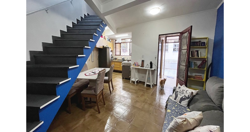 Bom Sobrado à venda no Bairro do Parque São Domingos na Rua Pedro Sernagiotti