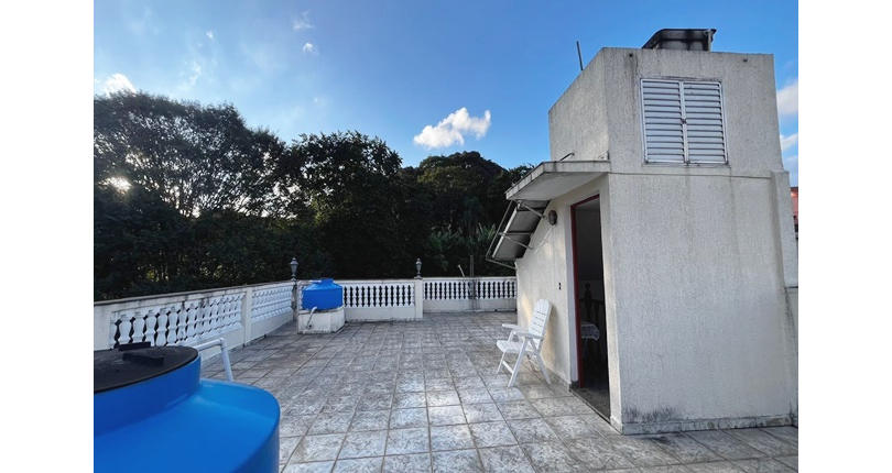 Bom Sobrado à venda no Bairro do Parque São Domingos na Rua Pedro Sernagiotti