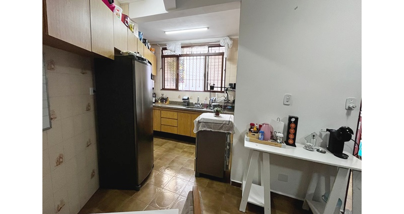 Bom Sobrado à venda no Bairro do Parque São Domingos na Rua Pedro Sernagiotti