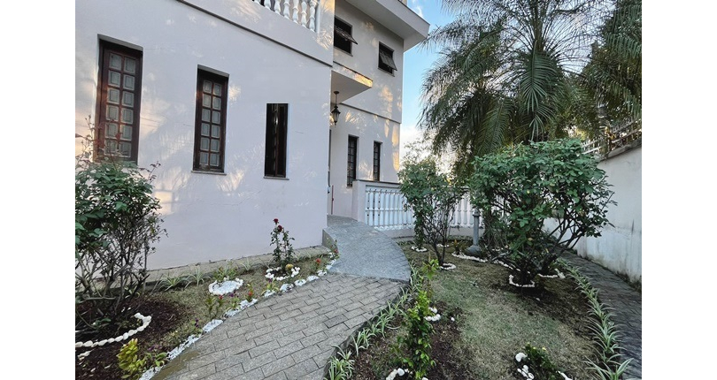 Bom Sobrado à venda no Bairro do Parque São Domingos na Rua Pedro Sernagiotti