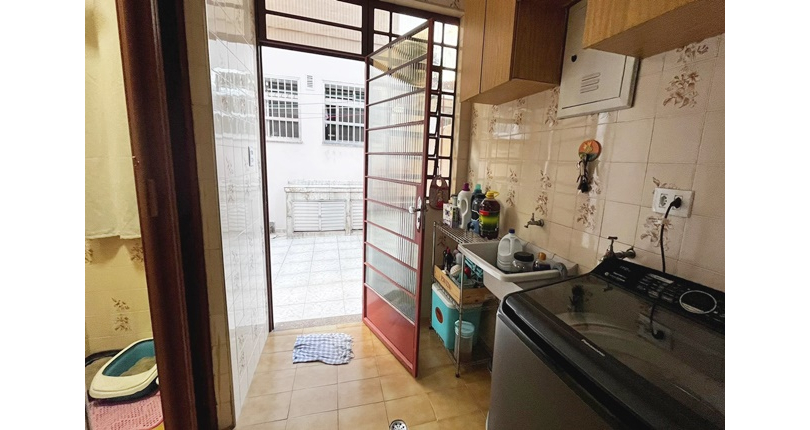 Bom Sobrado à venda no Bairro do Parque São Domingos na Rua Pedro Sernagiotti