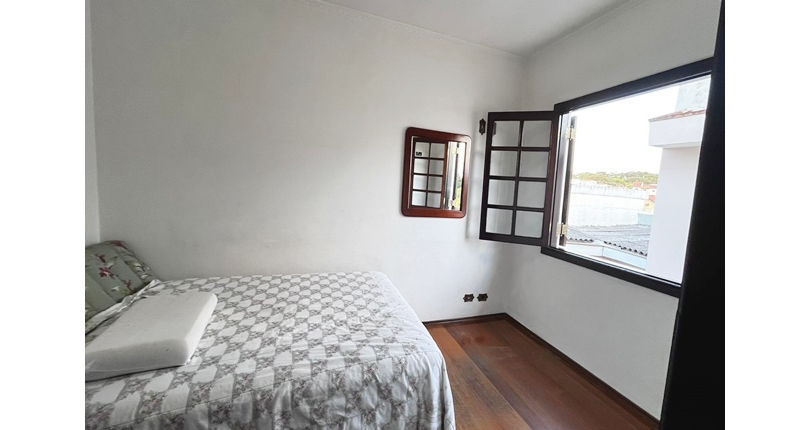 Bom Sobrado à venda no Bairro do Parque São Domingos na Rua Pedro Sernagiotti