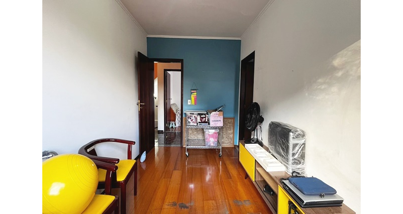 Bom Sobrado à venda no Bairro do Parque São Domingos na Rua Pedro Sernagiotti