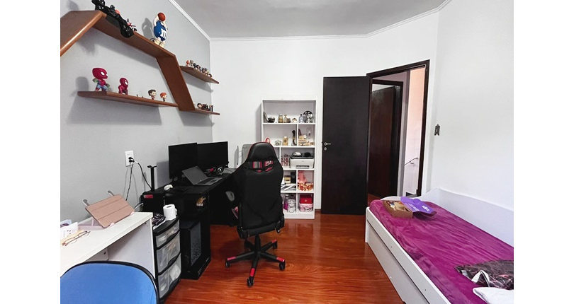 Bom Sobrado à venda no Bairro do Parque São Domingos na Rua Pedro Sernagiotti