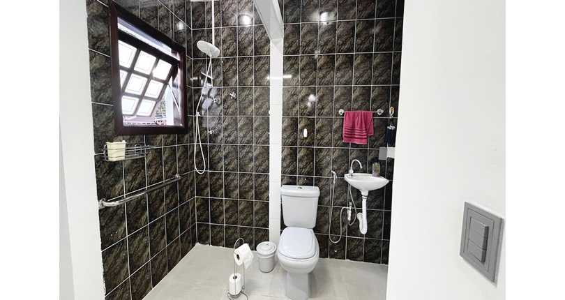 Bom Sobrado à venda no Bairro do Parque São Domingos na Rua Pedro Sernagiotti