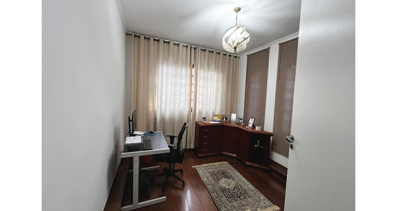 Bom Sobrado à venda no Bairro do Parque São Domingos na Rua Pedro Sernagiotti