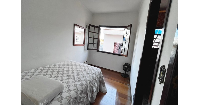 Bom Sobrado à venda no Bairro do Parque São Domingos na Rua Pedro Sernagiotti