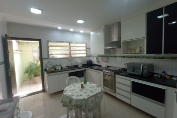 Bom Sobrado à venda no Bairro da Vila Jaguará na Rua Artur Orlando,