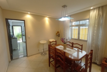 Bom Sobrado à venda no Bairro da Vila Jaguará na Rua Artur Orlando,