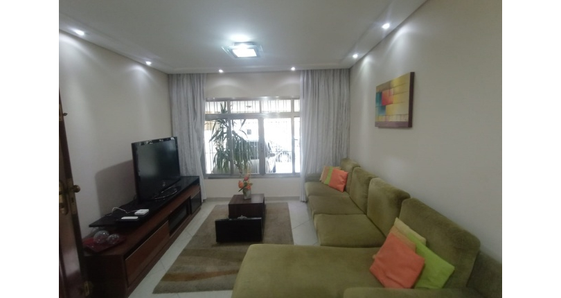 Bom Sobrado à venda no Bairro da Vila Jaguará na Rua Artur Orlando,