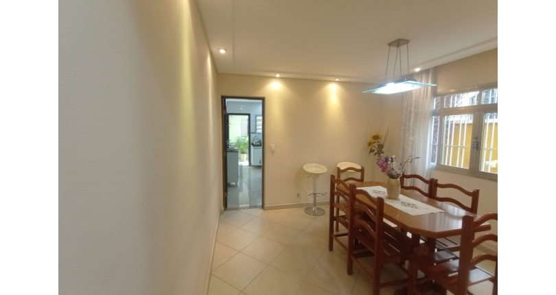 Bom Sobrado à venda no Bairro da Vila Jaguará na Rua Artur Orlando,