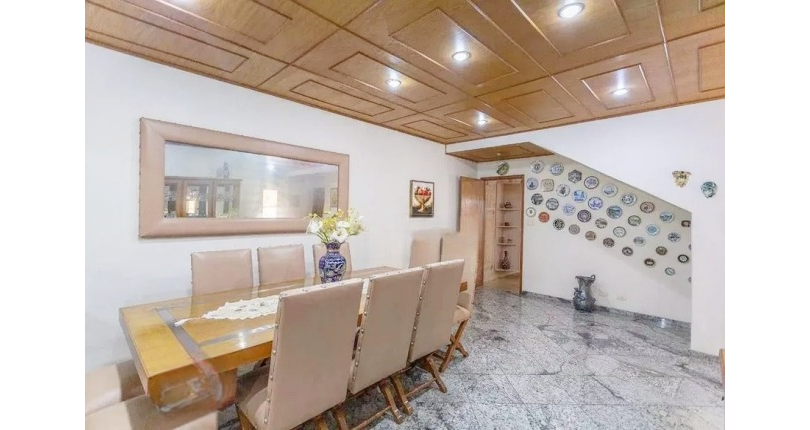 Casa à venda no Bairro da Vila Romana na Rua Vespasiano