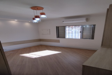 Belo Sobrado à venda no Bairro do Jardim Marisa na Rua José de Souza Ferreira