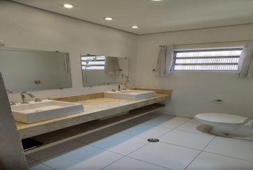 Belo Sobrado à venda no Bairro do Jardim Marisa na Rua José de Souza Ferreira