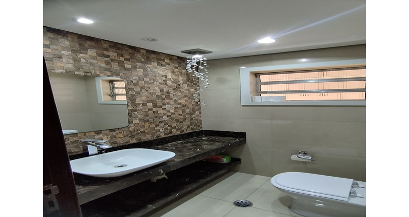 Belo Sobrado à venda no Bairro do Jardim Marisa na Rua José de Souza Ferreira