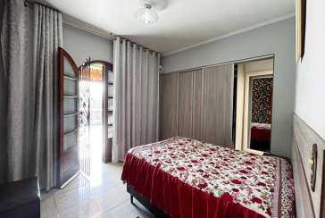 Belo Sobrado à venda no Bairro da Vila Boaçava na Rua Ribeirão Vermelho,