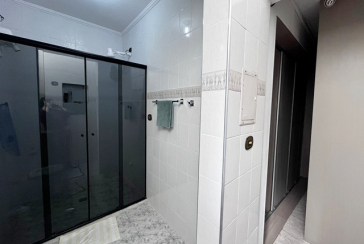 Belo Sobrado à venda no Bairro da Vila Boaçava na Rua Ribeirão Vermelho,