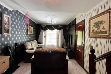 Belo Sobrado à venda no Bairro da Vila Boaçava na Rua Ribeirão Vermelho,