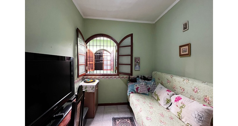 Belo Sobrado à venda no Bairro da Vila Boaçava na Rua Ribeirão Vermelho,