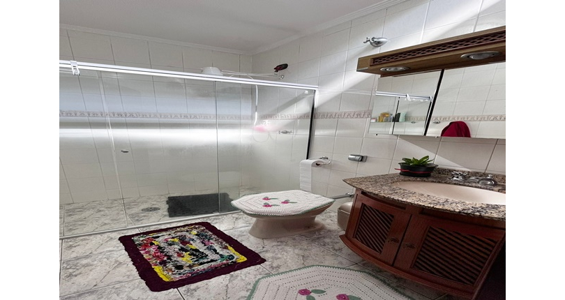 Belo Sobrado à venda no Bairro da Vila Boaçava na Rua Ribeirão Vermelho,