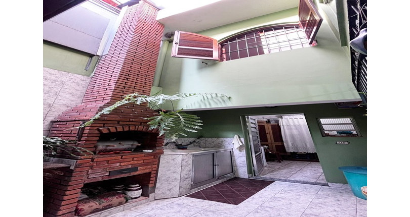 Belo Sobrado à venda no Bairro da Vila Boaçava na Rua Ribeirão Vermelho,