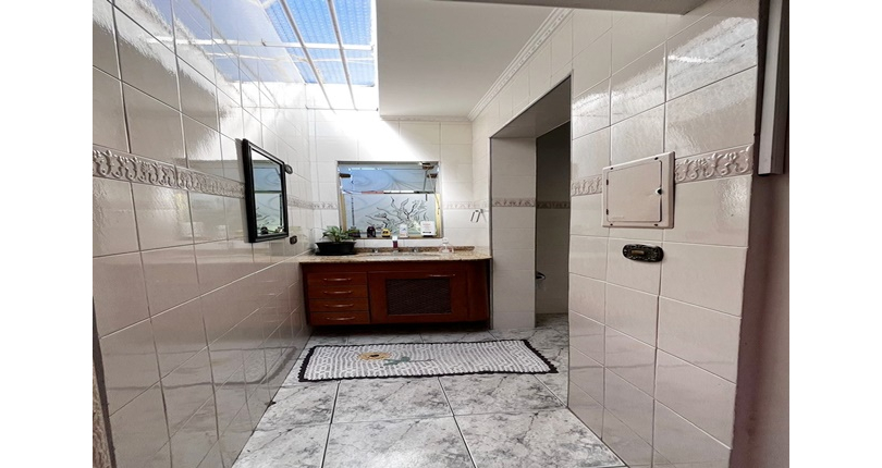 Belo Sobrado à venda no Bairro da Vila Boaçava na Rua Ribeirão Vermelho,