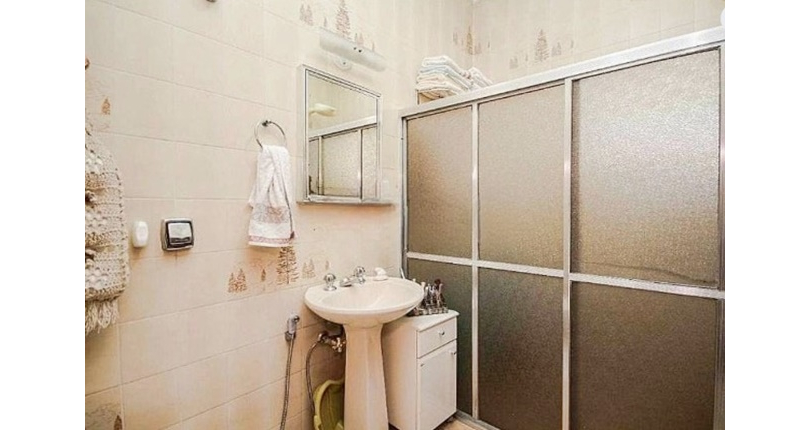 Casa Térrea à venda no Bairro do Parque São Domingos na Avenida General Charles de Gaulle