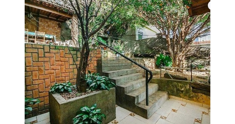 Casa Térrea à venda no Bairro do Parque São Domingos na Avenida General Charles de Gaulle