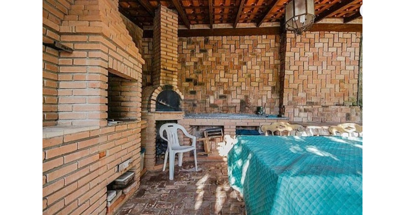 Casa Térrea à venda no Bairro do Parque São Domingos na Avenida General Charles de Gaulle