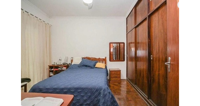 Casa Térrea à venda no Bairro do Parque São Domingos na Avenida General Charles de Gaulle