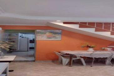 Sobrado à venda no Bairro do Conjunto Habitacional Turística na Rua Duse Naccarati